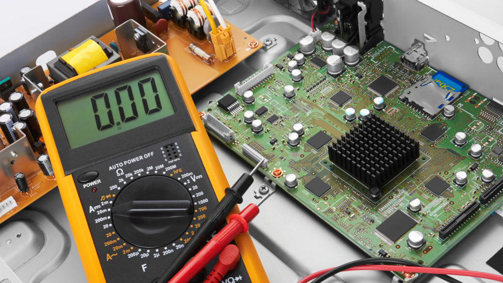 Reparo de equipamentos eletrônicos CNC - UPTech